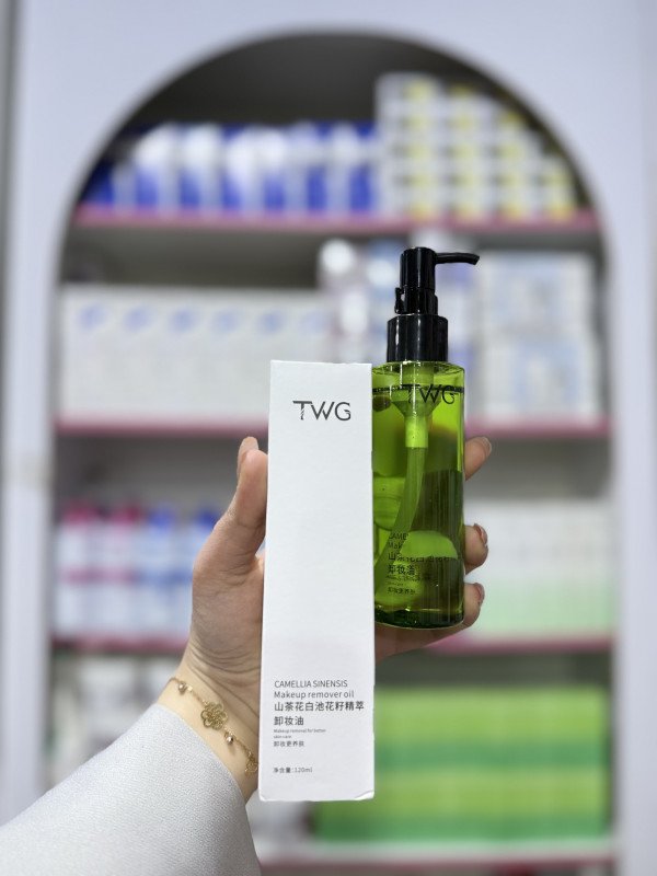 S TWG brand Camellia Sinensis Makeup Remover Oil