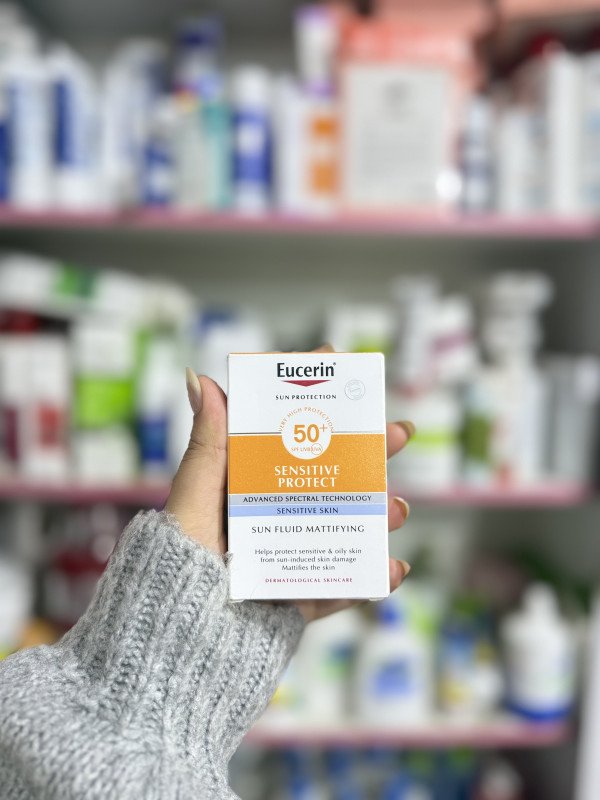 O Eucerin Sensitive Protect Sun Fluid Mattifying SPF 50+ 50ml