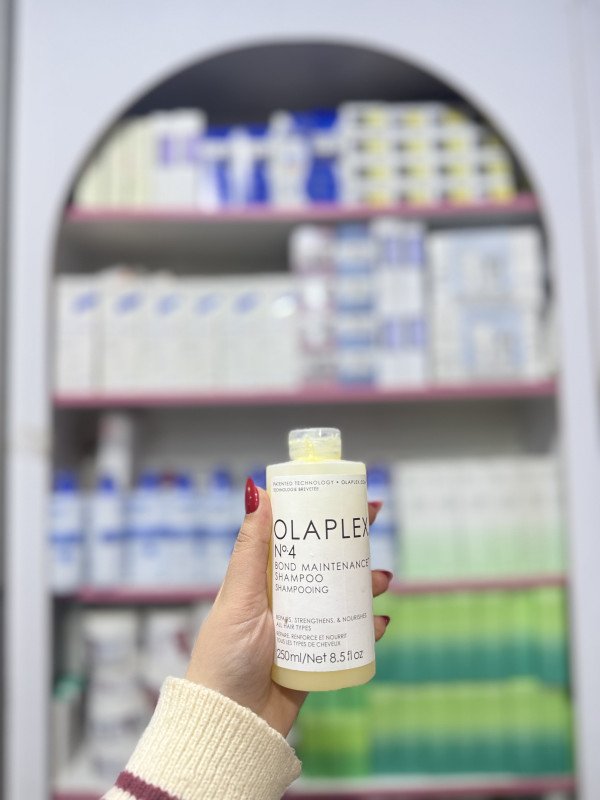 M Olaplex No. 4 Bond Maintenance Shampoo