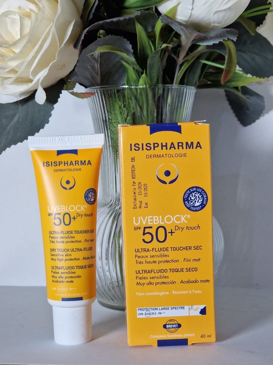 o ISISPHARMA UVEBLOCK SPF 50+ Dry Touch Ultra-Fluid