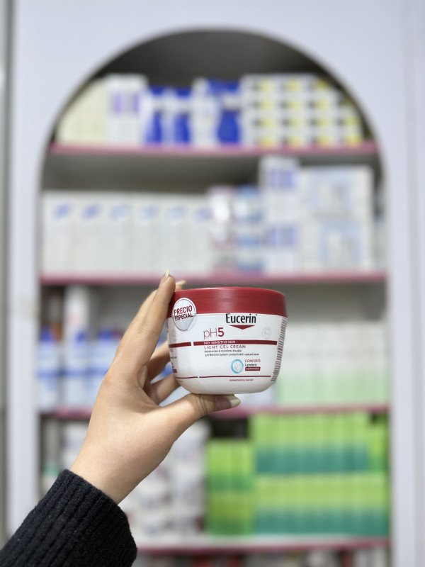 M Eucerin pH5 Light Gel-Cream for dry and sensitive skin