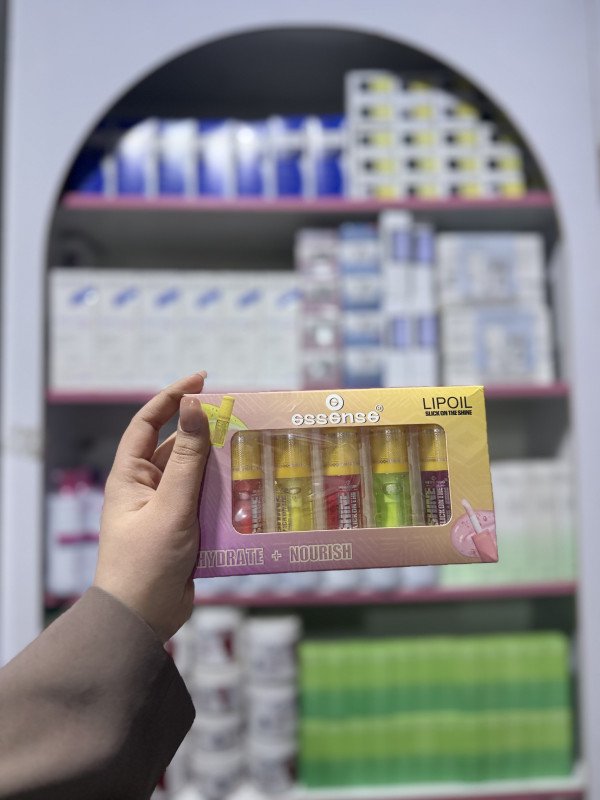 Essence Hydrate + Nourish Lipoil