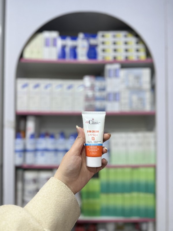 O Dr.Clinic SPF 50+ MAX OIL CONTROL