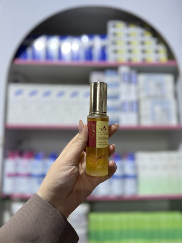 S Karseell Maca Essence Oil, a moisturizing serum for skin and hair