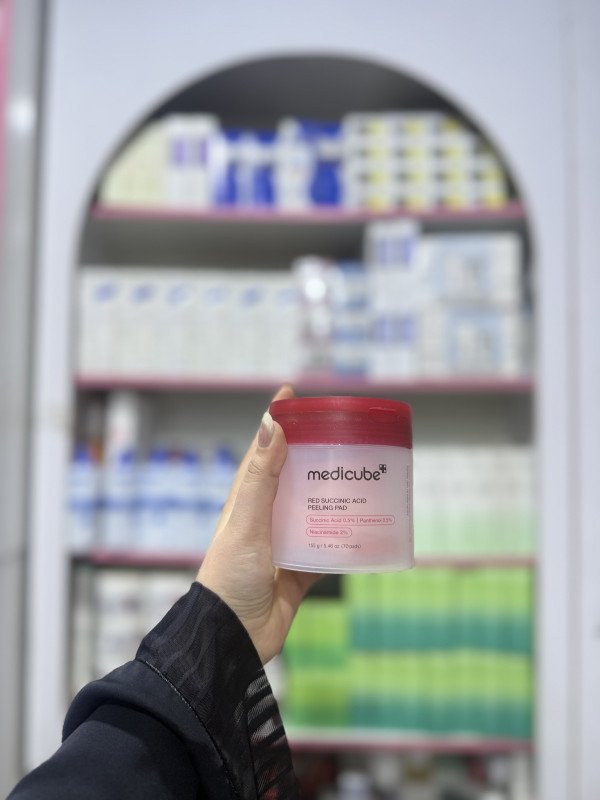 O Medicube Red Succinic Acid Peeling Pad