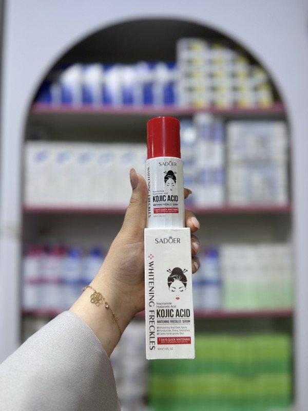 S SADOER Kojic Acid Whitening Freckles Serum.