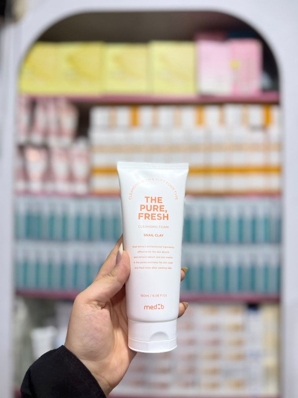 S B  CLEANSTHA SOFT FOAM TYPE  THE PURE, FRESH  CLEANSING FOAM  SNAIL CLAY  and hesh ever after washing  180ml/6.08 FLOZ  med b