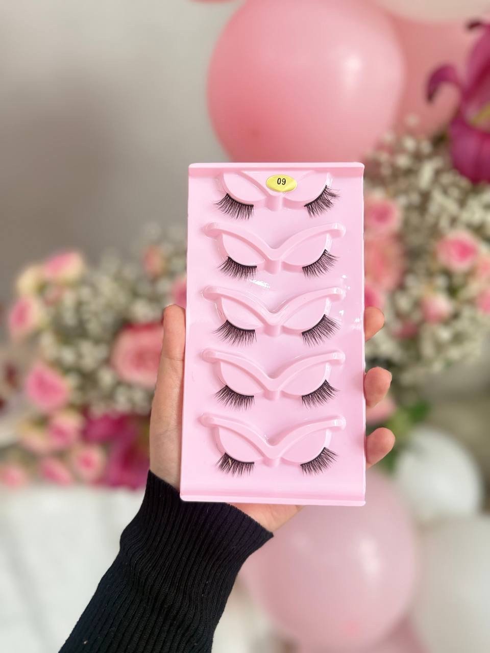 false eye lashes