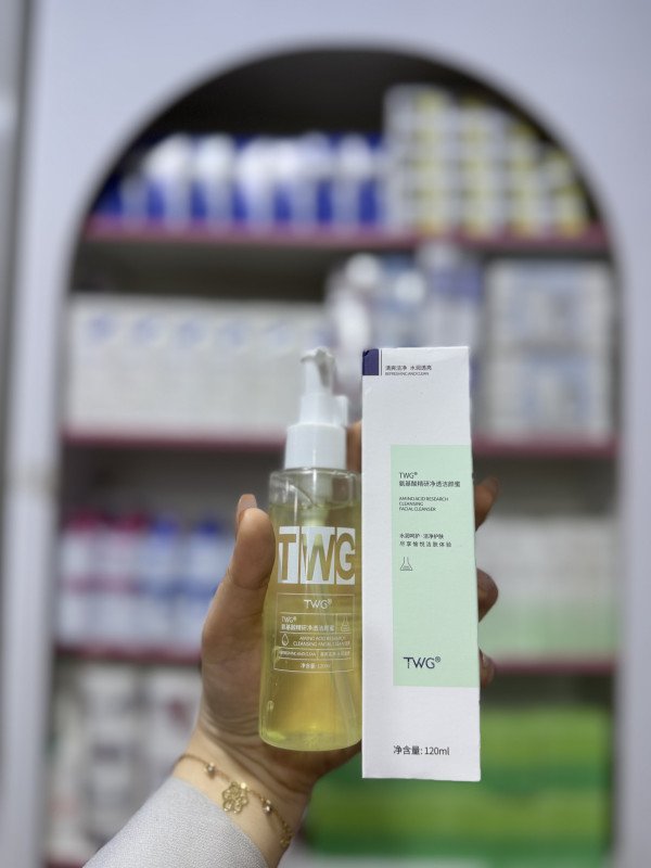 S TWG Amino Acid Research Facial Cleanser