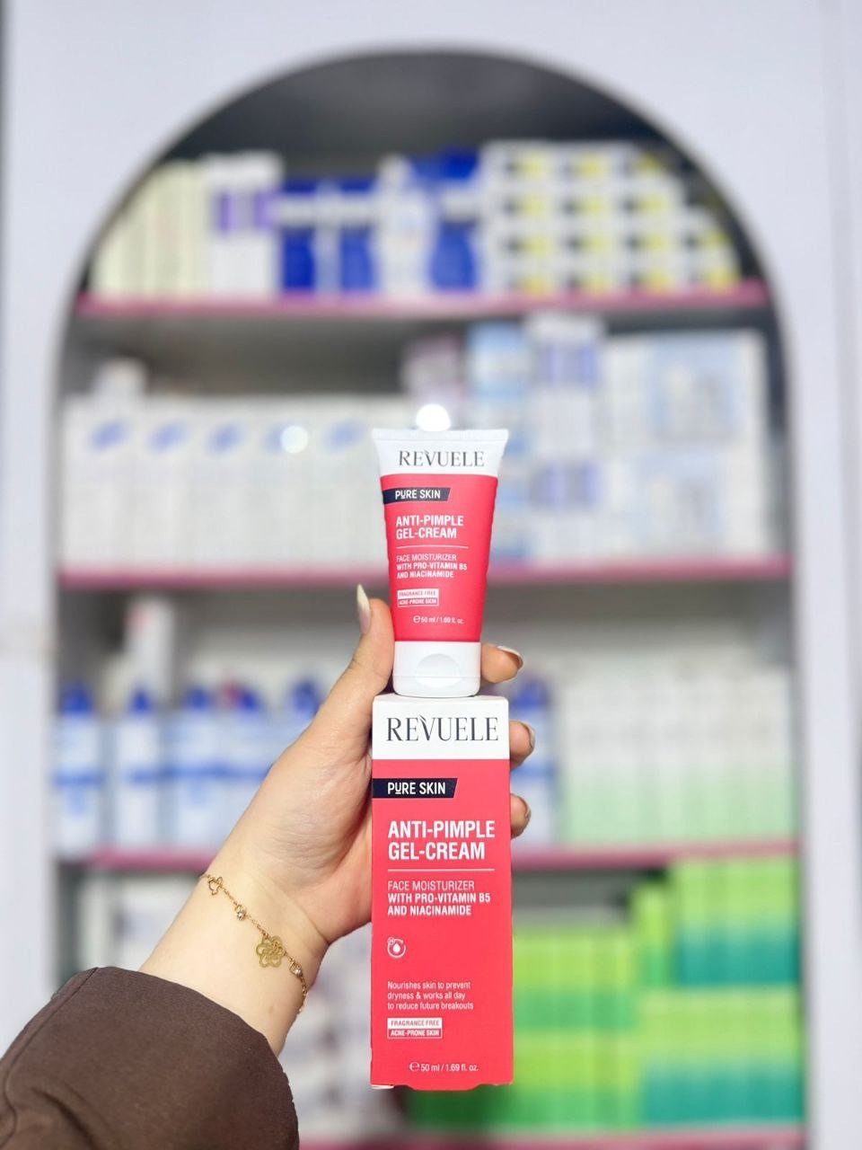 O Revuele Pure Skin Anti-Pimple Gel-Cream