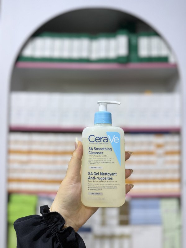 O CeraVe SA Smoothing Cleanser
