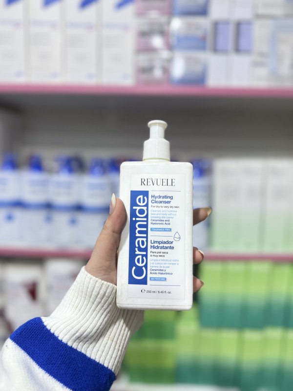 O Revuele Ceramide Hydrating Cleanser