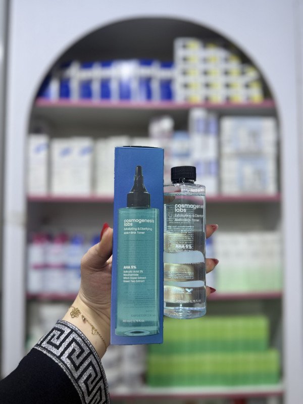 O Cosmogenesis Labs Exfoliating & Clarifying AHA + BHA Toner