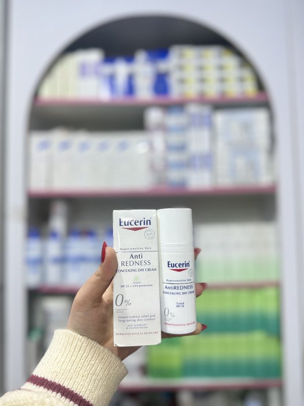 M Eucerin Anti-Redness Concealing Day Cream SPF 25