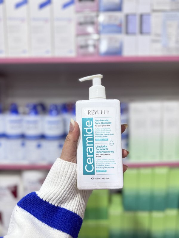 O Revuele Ceramide Anti-Blemish Face Cleanser for acne-prone skin