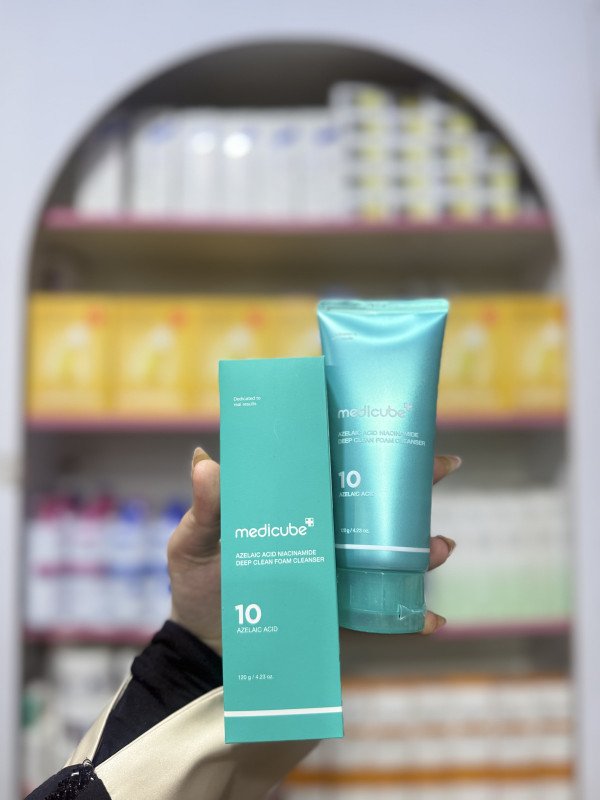 M Medicube Azelaic Acid Niacinamide Deep Clean Foam Cleanser