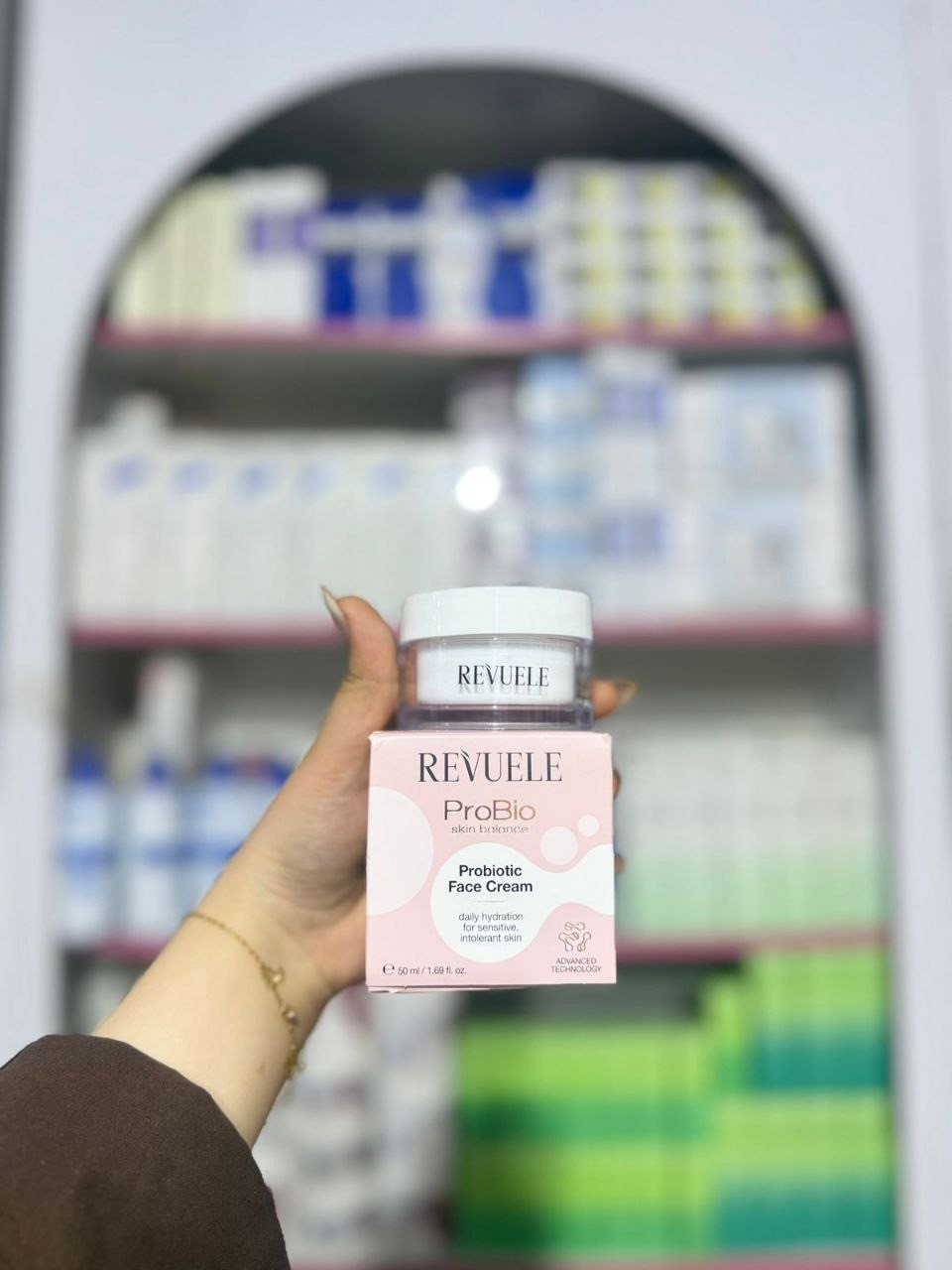 O Revuele ProBio Skin Balance Probiotic Face Cream