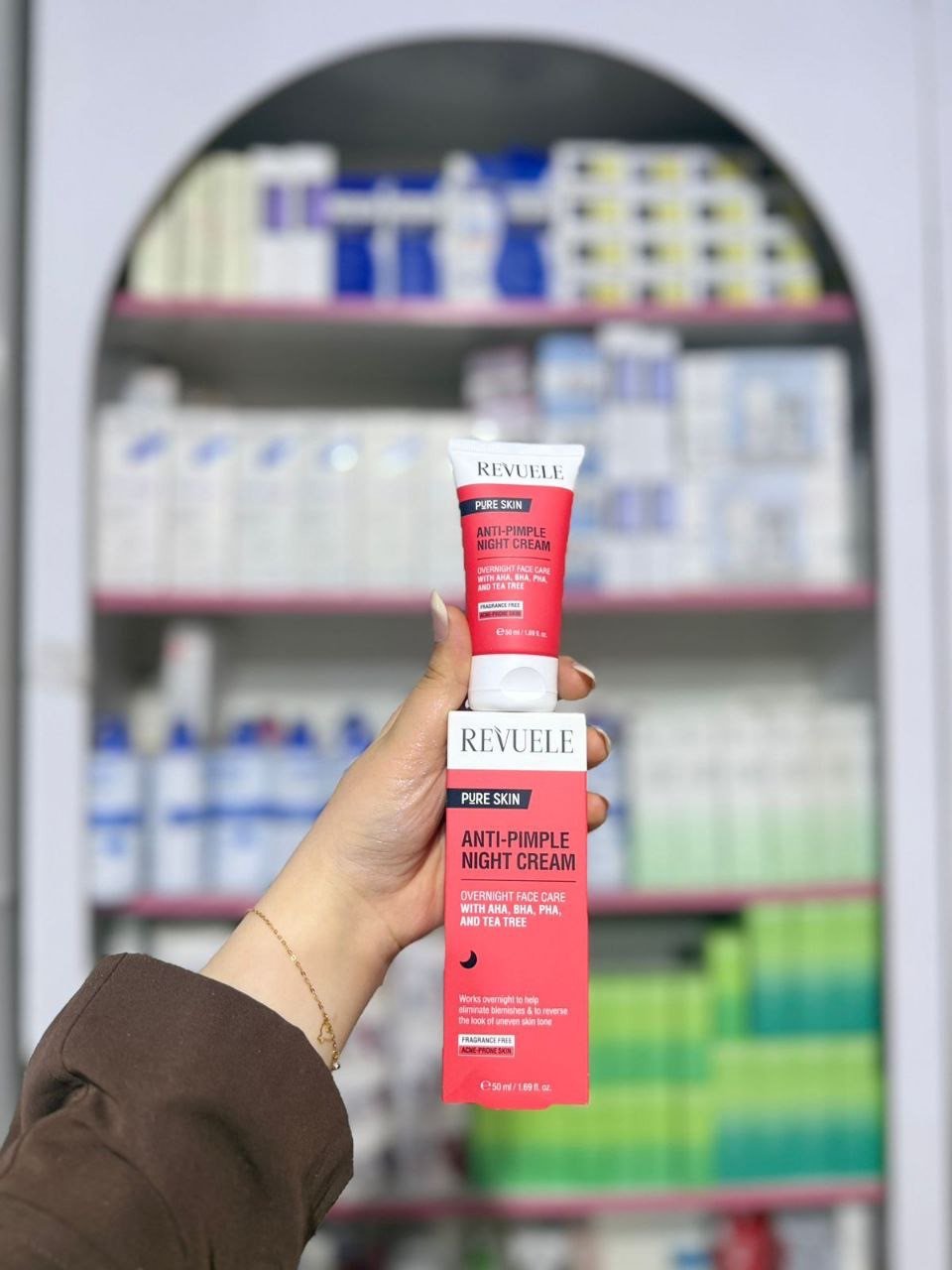 O Revuele Pure Skin Anti-Pimple Night Cream