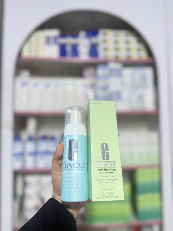 M Clinique Anti-Blemish Solutions Cleansing Foam