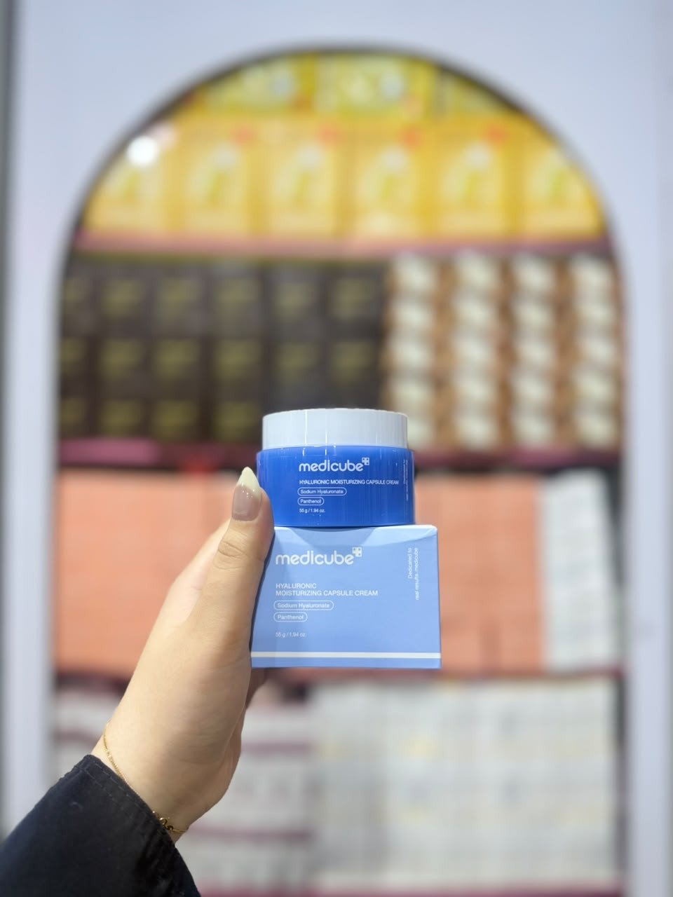 M medicube  MALLURONIC MOISTURIZING CAPILLE M Bun Hyaluronate