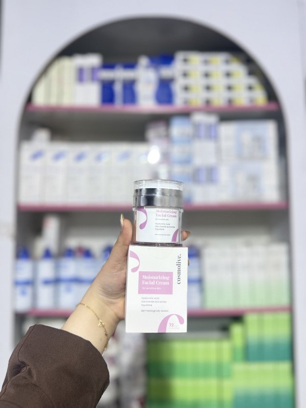 S Cosmolive Moisturizing Facial Cream designed for sensitive skin