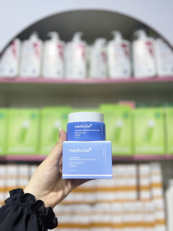 O Medicube Hyaluronic Moisturizing Capsule Cream