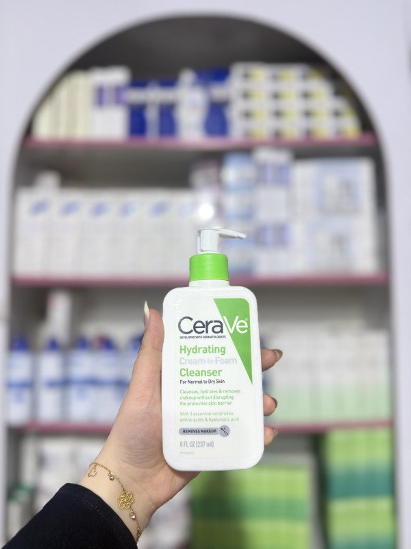 M CeraVe Hydrating Cream-to-Foam Cleanser