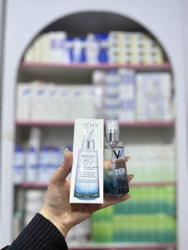 M Vichy Minéral 89 Hyaluronic Acid Fortifying & Plumping Daily Booster serum