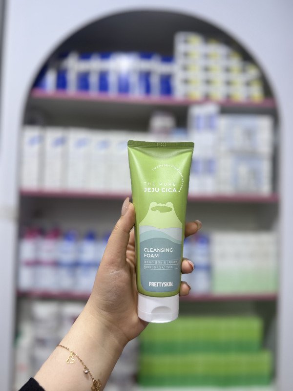 S PRETTYSKIN The Pure Jeju Cica Cleansing Foam