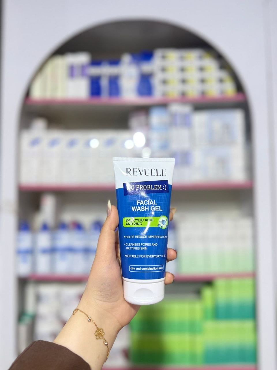 O Revuele No Problem Facial Wash Gel with Salicylic Acid and Zinc