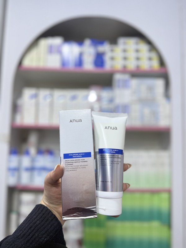 M Anua 8 Hyaluronic Acid Hydrating Gentle Foaming Cleanser