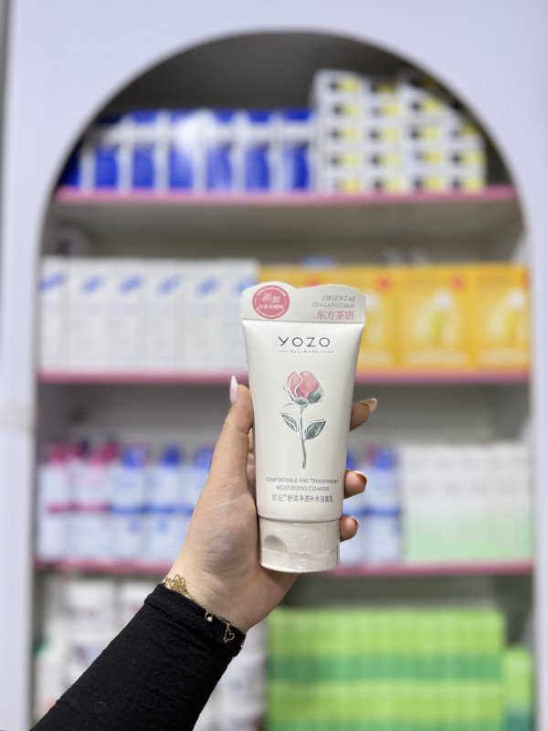S YOZO Soothing Moisturizing Cleanser designed for gentle cleansing and hydration