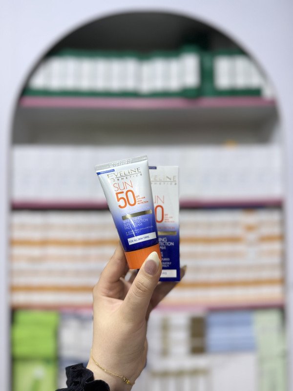 O Eveline Cosmetics Whitening Sun Protection Face Cream SPF 50