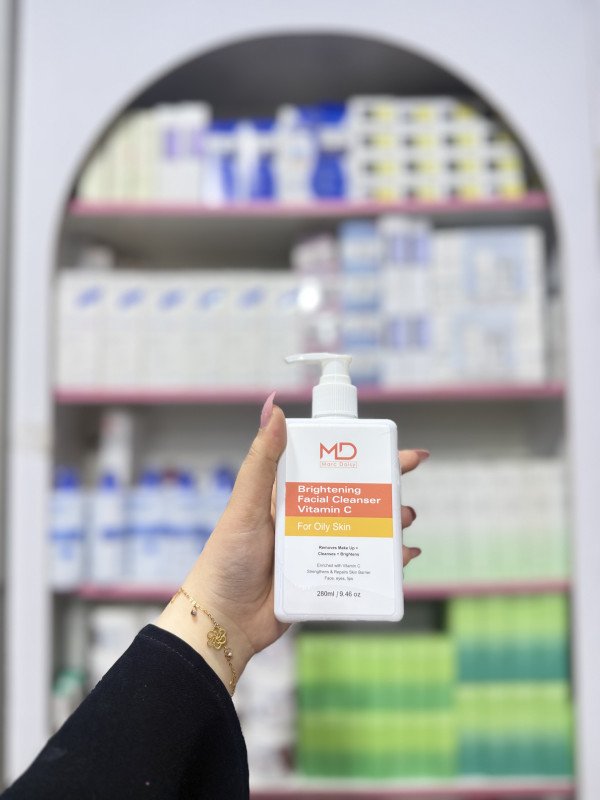 S MD Marc Daisy Brightening Facial Cleanser Vitamin C