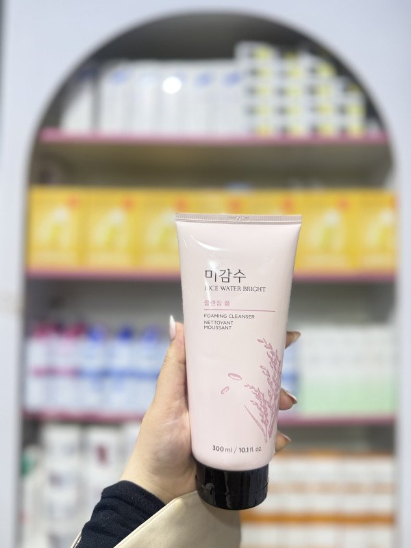 S The Face Shop Rice Water Bright Foaming Cleanser