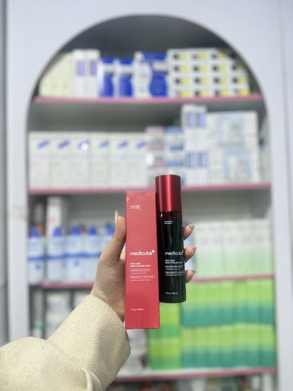 O Medicube Red Acne Body Peeling Shot