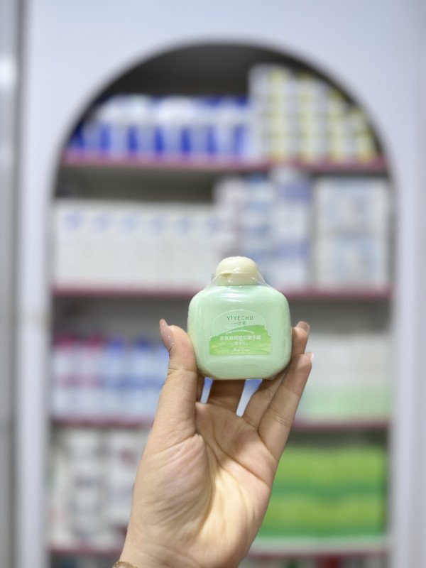 S YIYECHU brand fragranced moisturizing hand cream