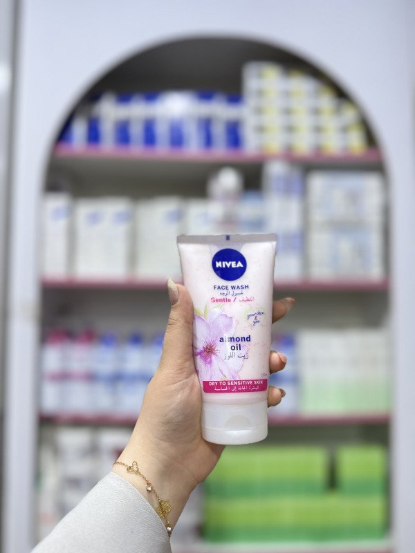 S Nivea Gentle Cleansing Face Wash designed for dry to sensitive skin