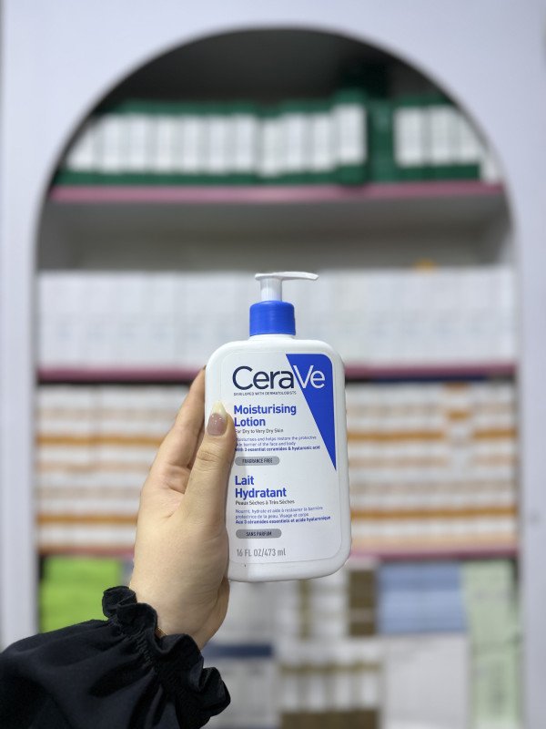 O CeraVe Moisturizing Lotion
