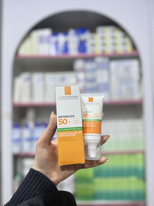 M La Roche-Posay Anthelios SPF 50+ Anti-Shine Dry Touch Gel-Cream sunscreen