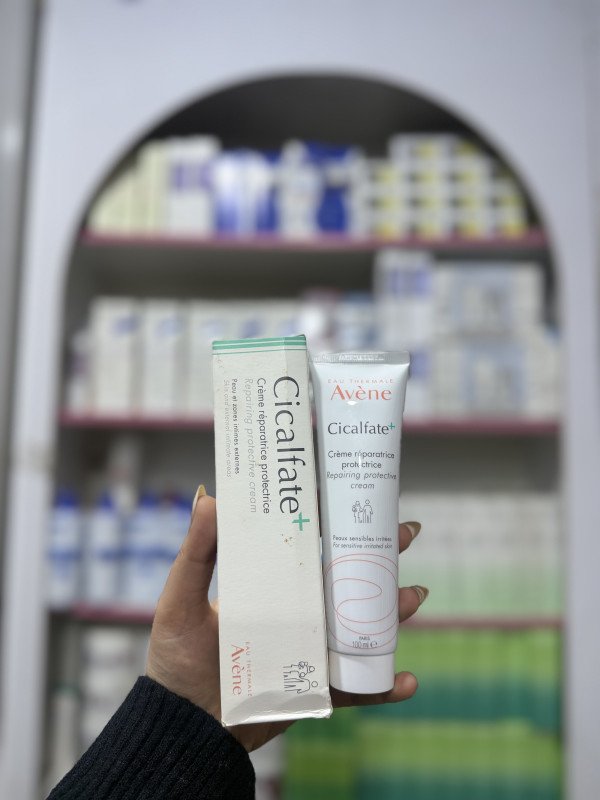 M Avène Cicalfate+ Restorative Protective Cream in the 100ml size