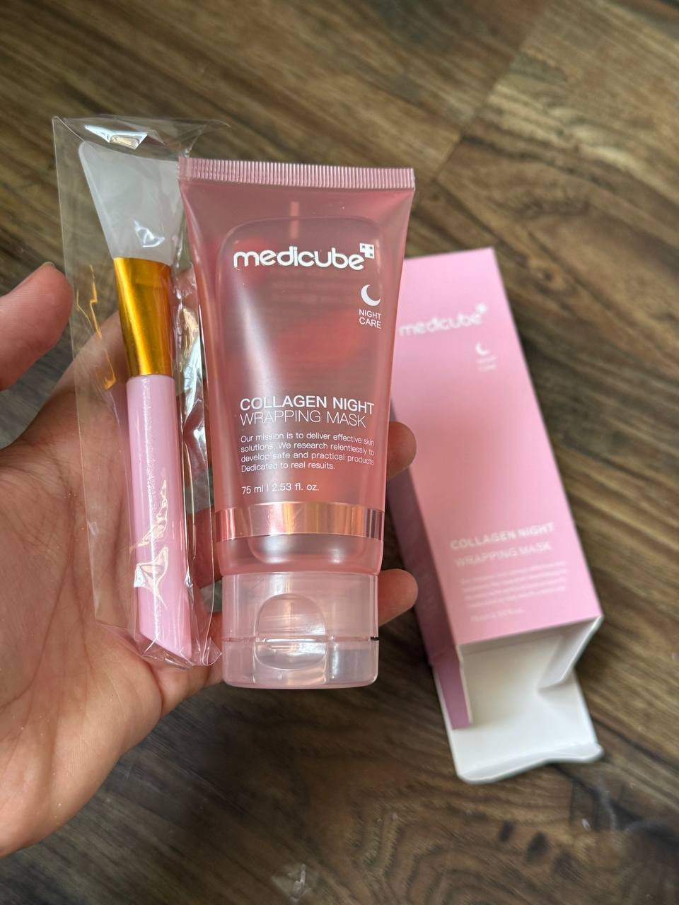 O Medicube Collagen Night Wrapping Mask