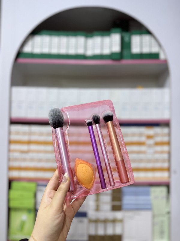 مجموعة فرش المكياج Real Techniques Everyday Essentials