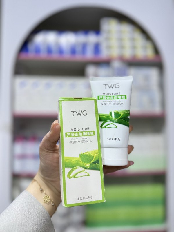 S TWG Moisture Aloe Vera Exfoliating Gel