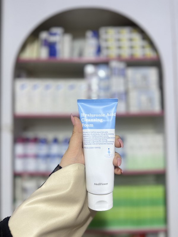 S MediFlower Hyaluronic Acid Cleansing Foam