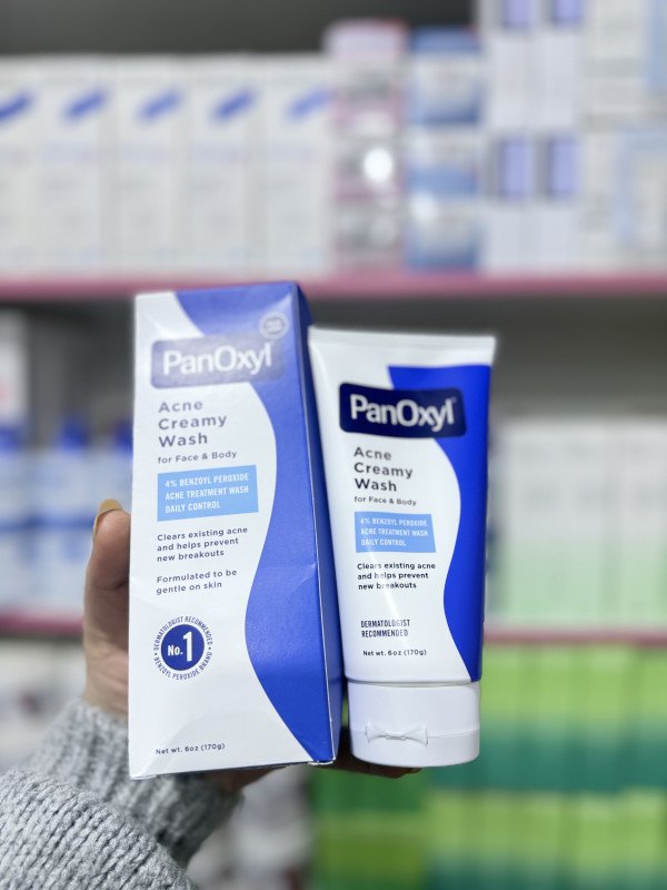 M panOxyl Acne Creamy Wash