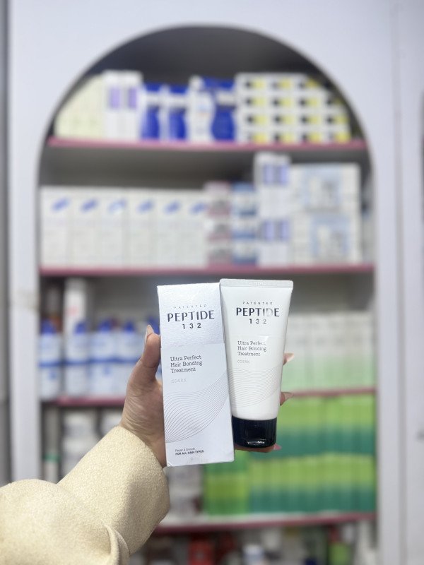 O COSRX Peptide 132 Ultra Perfect Hair Bonding Treatment