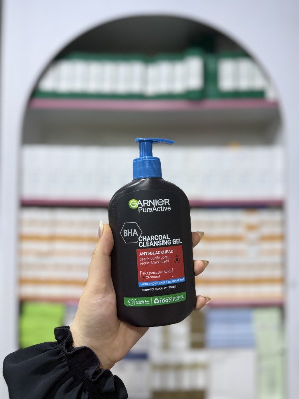 O Garnier Pure Active Charcoal Cleansing Gel