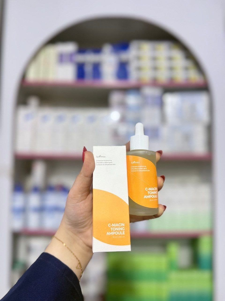 O Isntree C- niacin toning ampoule