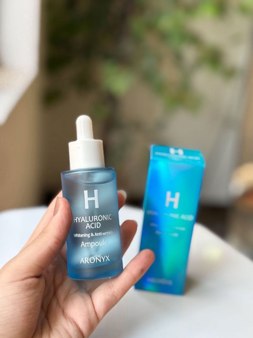 O ARONYX Hyaluronic Acid Whitening & Anti Wrinkle Ampoule